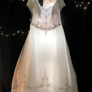 Mon Cherie Wedding Gown 22W